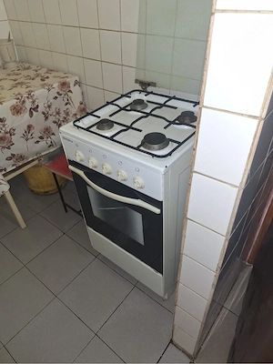 Proprietar! Vand garsoniera zona UMT - imagine 5