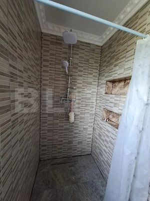 Casă pe un nivel în Ernei – 4 camere, panouri fotovoltaice și teren de 1.390 mp - imagine 13