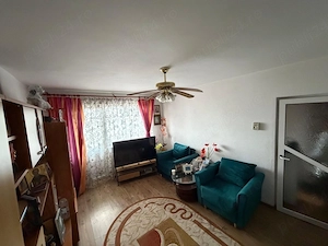 vanzare ap 2 camere decomandate zona Km 4-5 - imagine 2