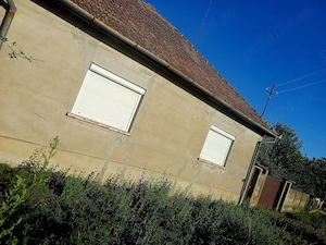 Vând casă la țară