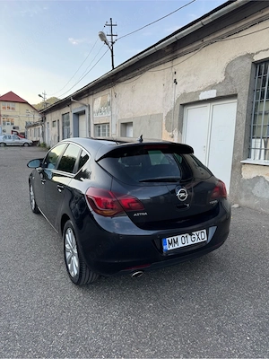 Opel Astra J 1.6 Turbo - imagine 2