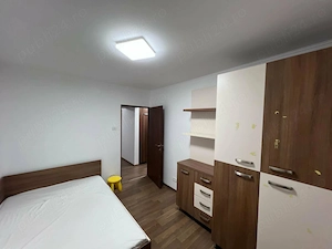 P-ta Gorjului-Moinesti,5 minute Metrou,apartament 3 camere cu centrala - imagine 4