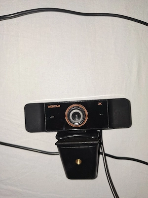 Cameră Web 2K QHD cu Microfon și Inel Luminos LED (Webcam USB)
