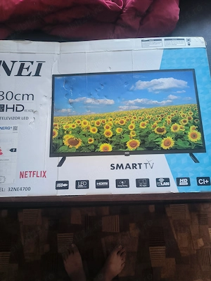 Vând Smart TV NEI 