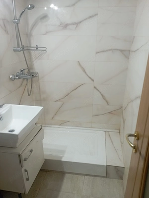 4 camere ultracentral etaj3din6 ,3balcoane,amenajat 105mp 165000euro  - imagine 6