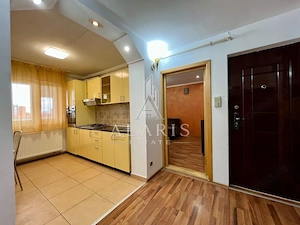 Apartament cu 3 camere, centrala proprie, in Complexul Studentesc - imagine 3