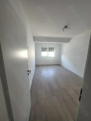 3 camere + living bucatarie+ terase 90 mp lift Florenta loc parcare tva 0 - imagine 7