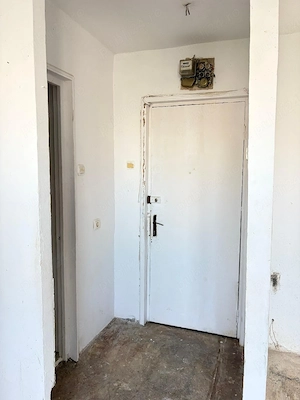 Garsonieră  București, B-dul Iuliu Maniu, sect.6, liberă, necesită renovare, f.avantajos