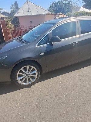 Vând Opel Astra J - imagine 2