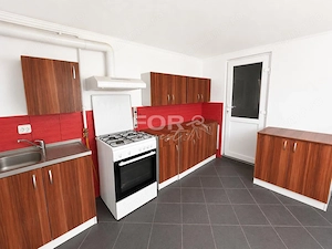 Vilă cu 5 camere, 880mp teren, de vânzare în Oncea Oradea - imagine 19