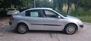 Vând Renault Megane 2 benzina manual 1.6 16v 110 cp, an fabricație 2006, al doilea proprietar  - imagine 6