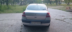 Vând Renault Megane 2 benzina manual 1.6 16v 110 cp, an fabricație 2006, al doilea proprietar  - imagine 2