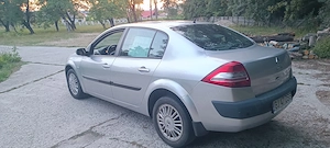 Vând Renault Megane 2 benzina manual 1.6 16v 110 cp, an fabricație 2006, al doilea proprietar  - imagine 3