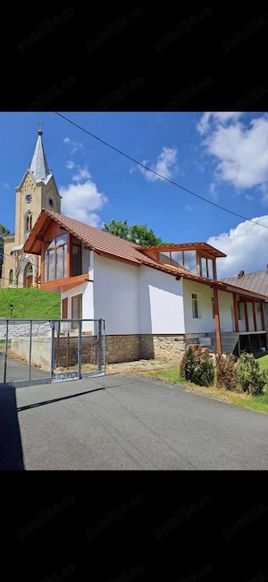 Casă în centrul Steierdorf (Anina)   Excelentă pentru Locuință sau Afacere (Pensiune, Pizzerie, Maga - imagine 2
