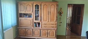 Dulap deosebit din lemn masiv cu vitrină si bar