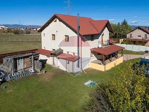 O proprietate cu adevarat aparte in Sanpetru - imagine 3