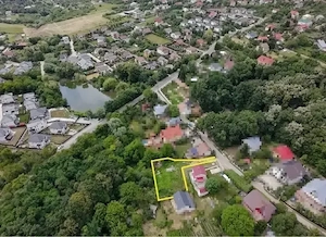 Teren intravilan 632mp Barnova- utilitati la limita proprietatii - imagine 2