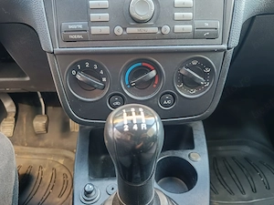 Ford fiesta an 2006 1,6 diesel  - imagine 4