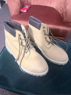 ghete piele intoarsa crem
