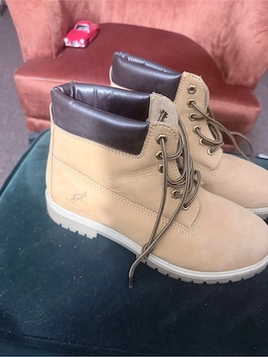 ghete piele intoarsa crem
