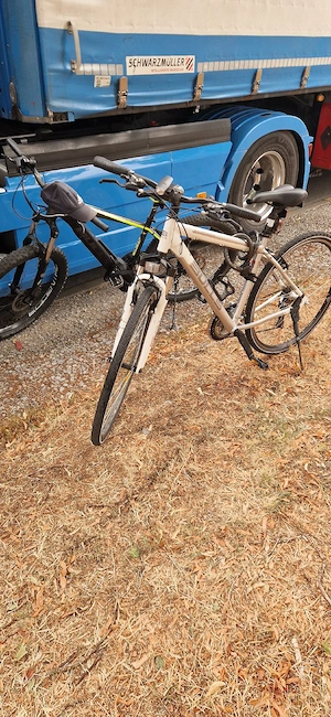 Suport Biciclete pe carlig auto si 2 biciclete la prețuri diferite Bulls normala si electrica - imagine 9