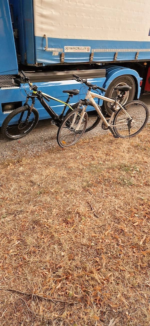 Suport Biciclete pe carlig auto si 2 biciclete la prețuri diferite Bulls normala si electrica - imagine 8