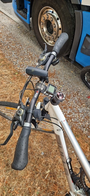 Suport Biciclete pe carlig auto si 2 biciclete la prețuri diferite Bulls normala si electrica - imagine 3