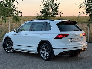 Volkswagen Tiguan R-Line 2020 2.0 TDI 150 cp Manual   Bord digital   Cameră   Distronic   Carlig  - imagine 3