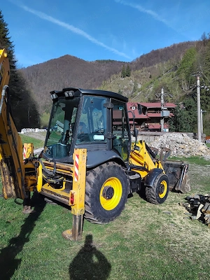 Vand buldoexcavator 