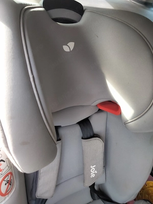 Scaun auto pentru copii mici 