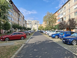 Inchiriez apartament 2 camere, confort 1, decomandat, central, etaj 3, zona Cedonia - imagine 6