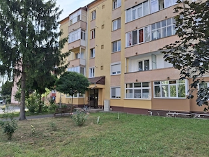 Inchiriez apartament 2 camere, confort 1, decomandat, central, etaj 3, zona Cedonia - imagine 7
