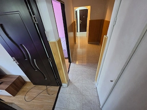 Apartament 3 camere în Cartier E3 (Kaufland), Etaj 2, Bloc 1990, Centrală Gaz - imagine 6