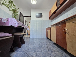 Apartament 3 camere în Cartier E3 (Kaufland), Etaj 2, Bloc 1990, Centrală Gaz - imagine 9