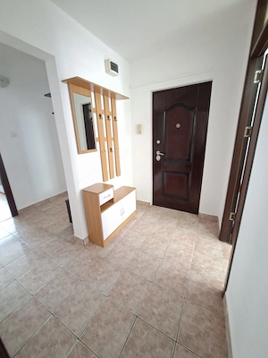 Inchiriez ap 4 camere DECOMANDAT cu loc de parcare - imagine 11