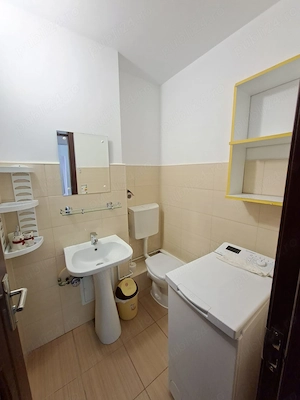 Inchiriez ap 4 camere DECOMANDAT cu loc de parcare - imagine 9