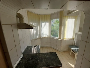 Închiriez apartament 