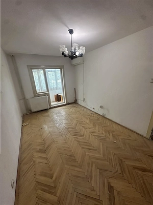 Decomandat la etajul 1 cu 2 balcoane si centrala , aproape de Mall - imagine 3