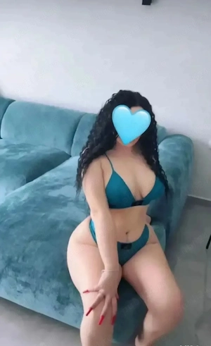 Noua in locatie! Bruneta cu forme! Fac si deplasari! 