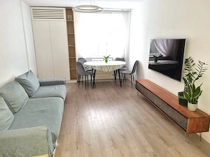 Închiriez Apartament cu 3 camere, prima închiriere, vedere Parc Circului ✨