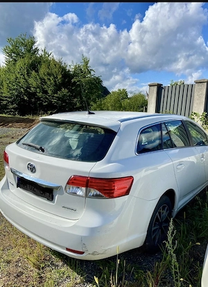 ocazie! toyota avensis 2500 euro! luna10 2014, tehnic perfect functionala. avarii roata si caroserie - imagine 4