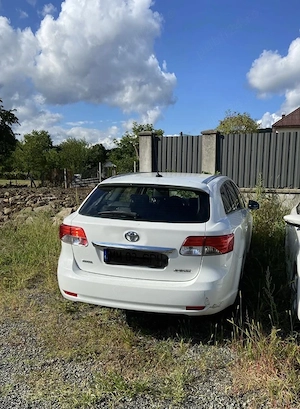 ocazie! toyota avensis 2500 euro! luna10 2014, tehnic perfect functionala. avarii roata si caroserie - imagine 2