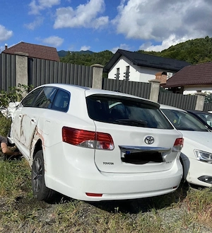 ocazie! toyota avensis 2500 euro! luna10 2014, tehnic perfect functionala. avarii roata si caroserie - imagine 3