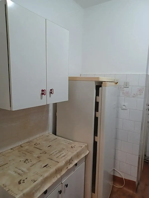 Persoană fizică închiriez apartament 2 camere
