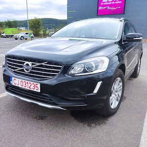Vând Volvo XC60,an 2017 bine echipat . - imagine 9