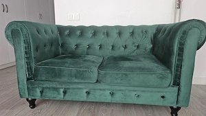 Canapea chesterfield verde de 2 locuri