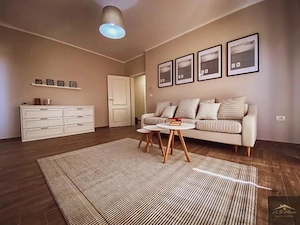 Apartament proaspat renovat 2 camere, 2 locuri de parcare, Dumbravita