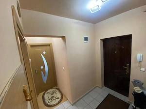 Apartament 3 camere decomandate etaj I zona Gusterita - imagine 7