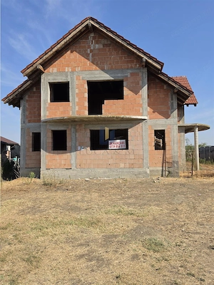 Casa parter si etaj la rosu ,Recas - imagine 5