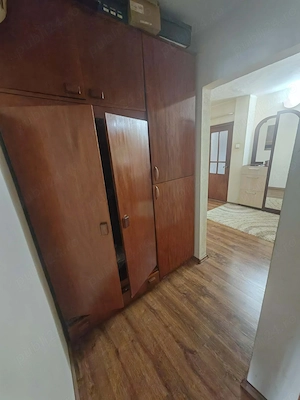 De Vanzare Apartament 2 Camere Decomandate - Zona Piata Centrala - Baia Comunala - imagine 5